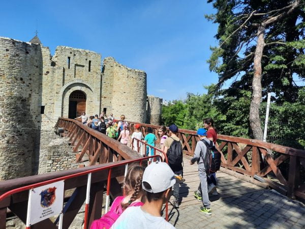 Zi de poveste pentru micuţii din Osoi